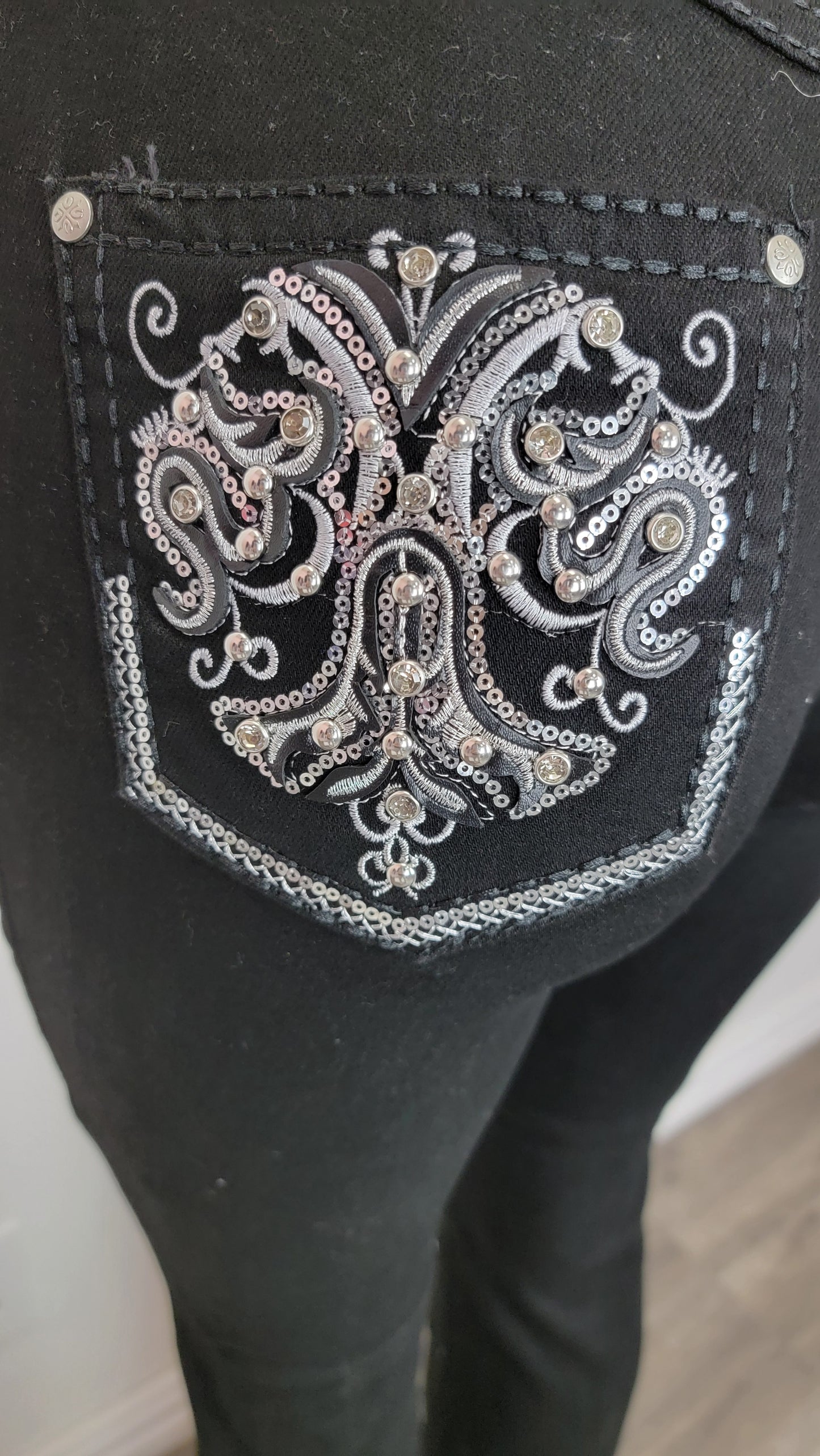 Women's Embroidered Design Black Jeans