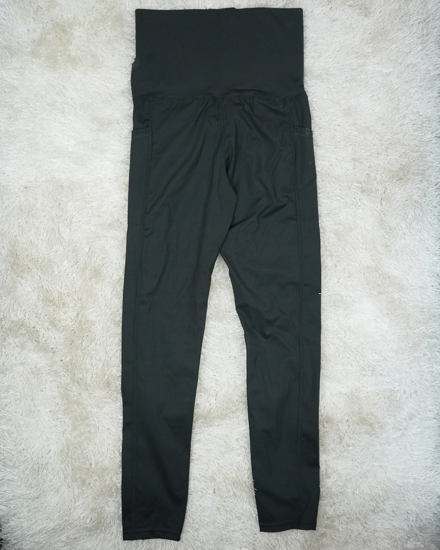 Black High-Waist Compression Legging with 3 Hook Closure & Side Pockets (Long)